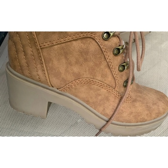 INDIGO RD. Women’s Mallory Boots, Size 7.5 M, Tan With Ivory Sherpa Fall - Picture 1 of 7